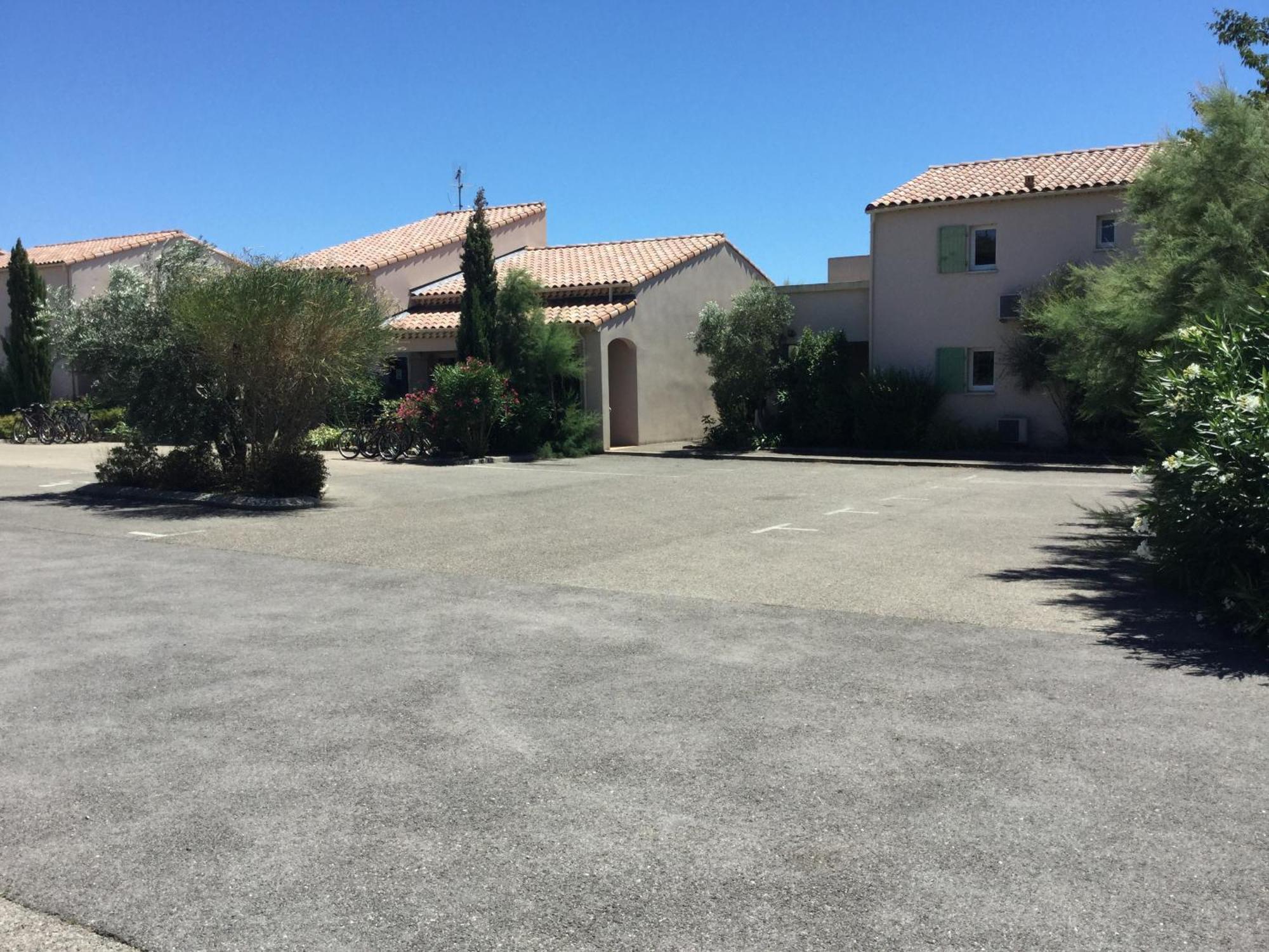 Gîte Climatisé 2 à 4 personnes, dans Résidence Vacances avec Piscine Chauffée, à Mouriès au coeur du Parc Naturel Régional des Alpilles, LS1-294 OUCEAN Exterior foto