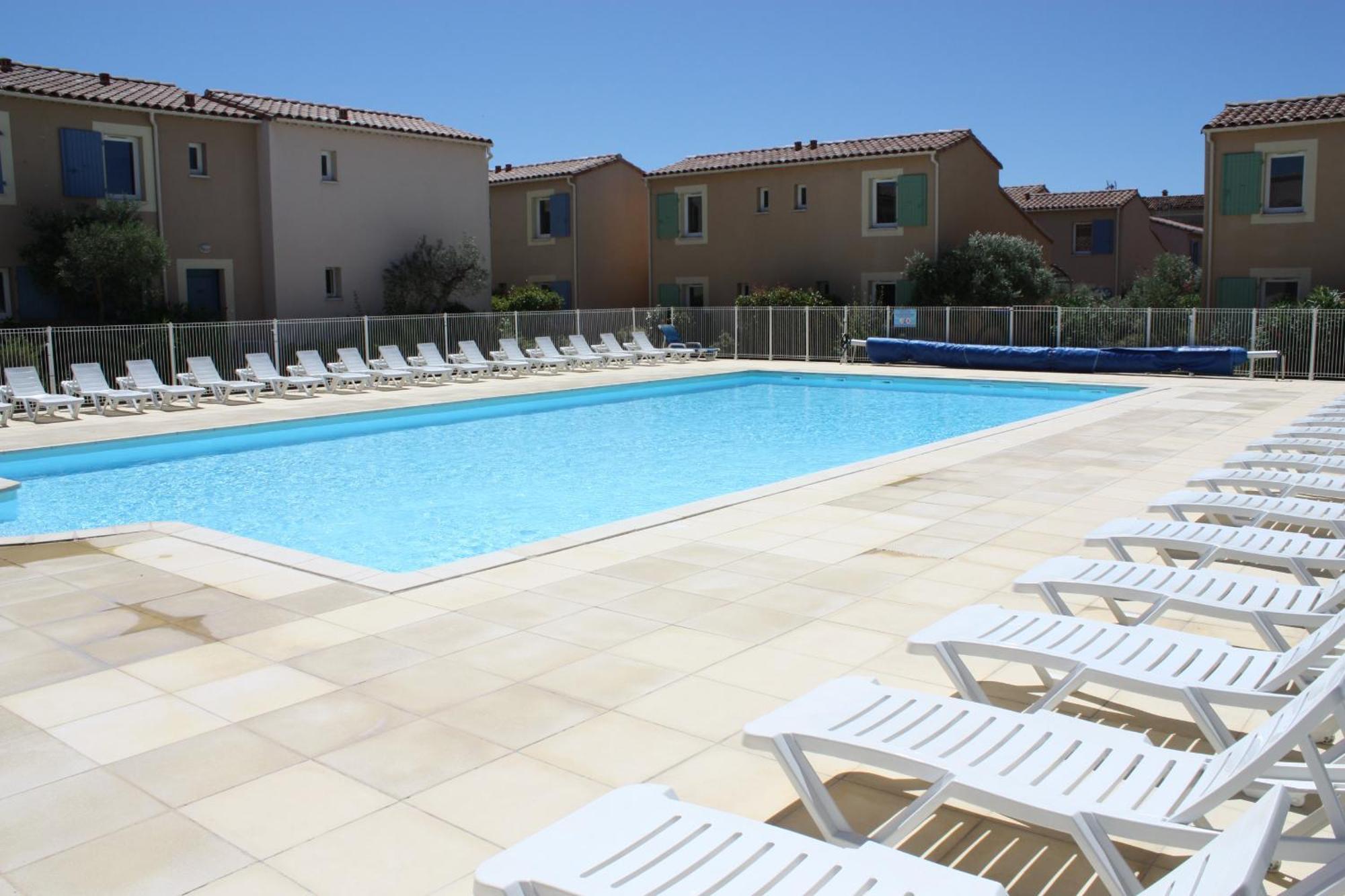 Gîte Climatisé 2 à 4 personnes, dans Résidence Vacances avec Piscine Chauffée, à Mouriès au coeur du Parc Naturel Régional des Alpilles, LS1-294 OUCEAN Exterior foto